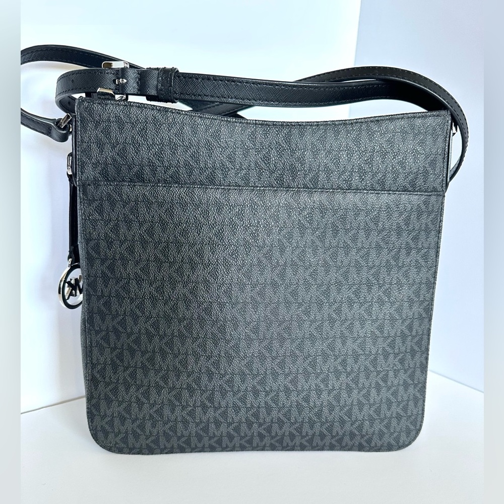 MICHAEL KORS Jet Set Travel Large LogoMessenger Bag - Picture 7 of 11
